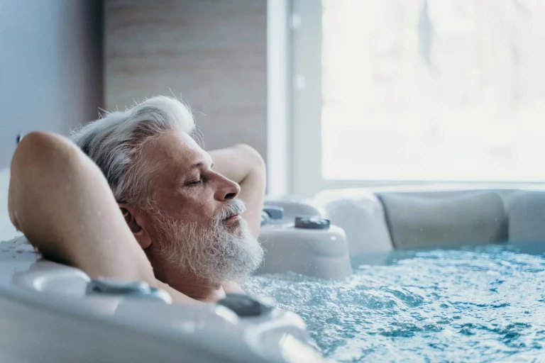 jacuzzi bath remodel cost: How Much Does it Cost to Remodel Your Bathroom with a Jacuzzi Bath?